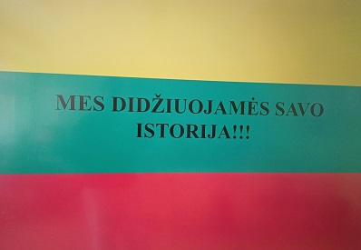 Netradicinė integruota visuomeninio ugdymo, lietuvių kalbos ir dailės pamoka „Lietuvos istorijos takais“.